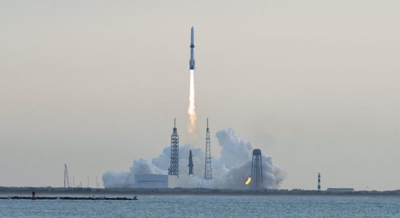 Újrafelhasználta Jeff Bezos egy rakétáját, a küldetés félig kudarcba fulladt