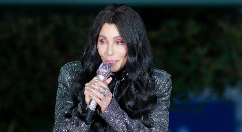 Cher egy telefonbeszélgetés során tudott meg egy hatalmas titkot a családjáról