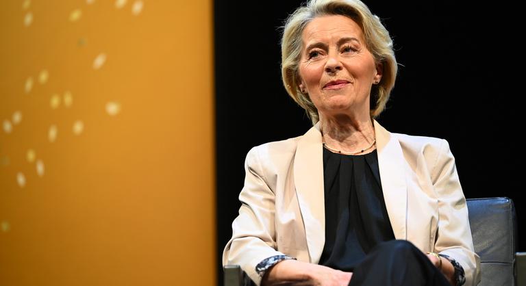 Ursula von der Leyen: Hatalmas nyomás van az új magyar kormányon