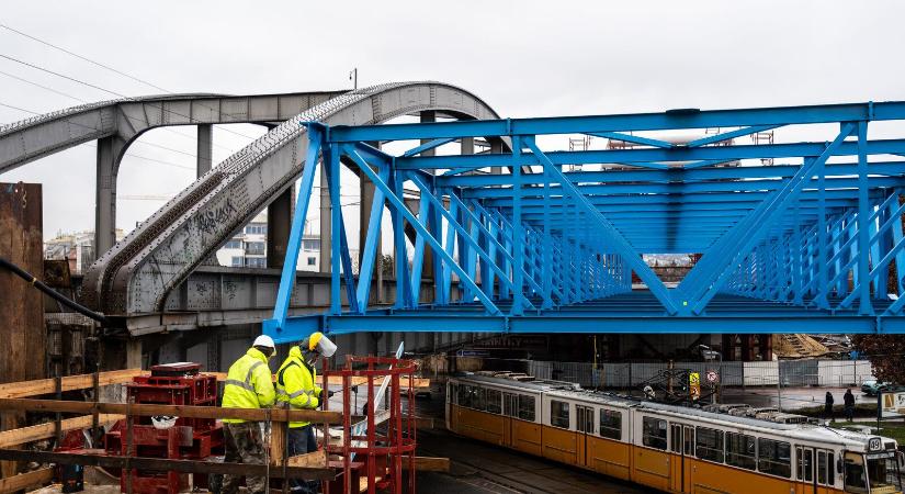 Elsüllyedt a budapesti alagút és az ötös metró, a HÉV romokban: nehéz lesz helyrehozni a gigantikus károkat