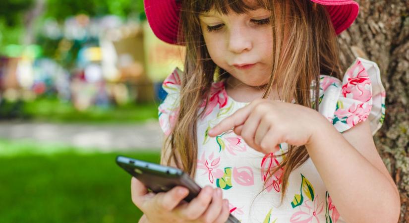Mitől függ, mennyi időt tölt a képernyő előtt egy gyerek?