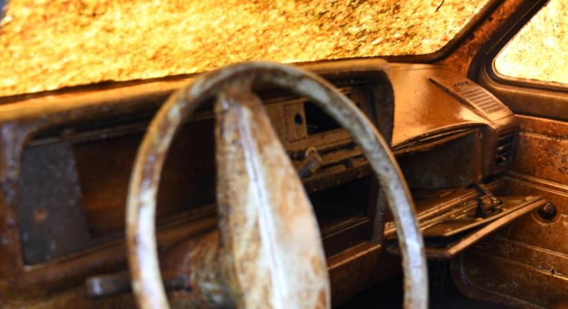 Megdöbbentő, mit talált a horgász a tó fenekén: 44 éves rejtélyt oldott meg