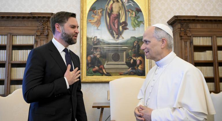 J. D. Vance behúzta a kéziféket a vatikáni háborúban