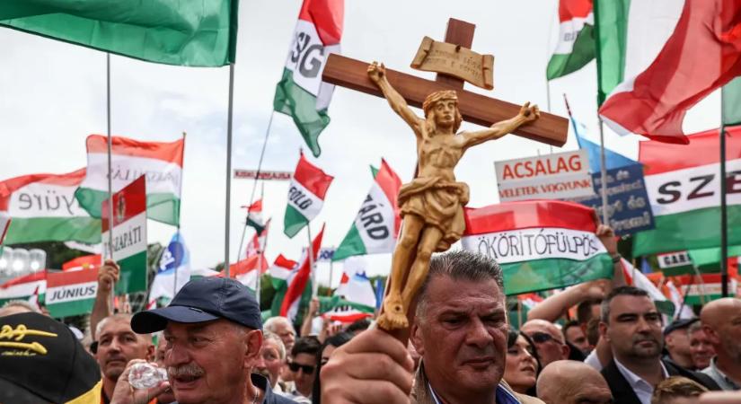 „Nagy alkalom a rendszerváltás az egyháznak, sok mindent áldoztunk már fel a politika oltárán”