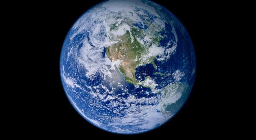 Elkészült a tökéletes iPhone-reklám: Reid Wiseman, az Artemis II asztronautája az Apple mobiljával vette fel a "Földlementét", és az eredmény lenyűgöző