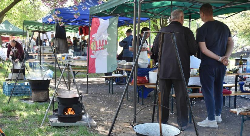 Bográcsok csatája: rotyogtak a titkos receptek Jászárokszálláson – galériával, videóval