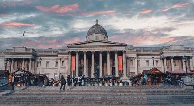 Belépődíjat szednének a külföldi turistáktól az angliai nemzeti múzeumokban