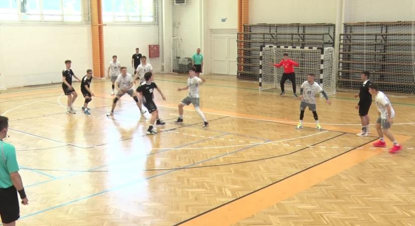 A férfi és a női kéziseknél is érvényesült a papírforma