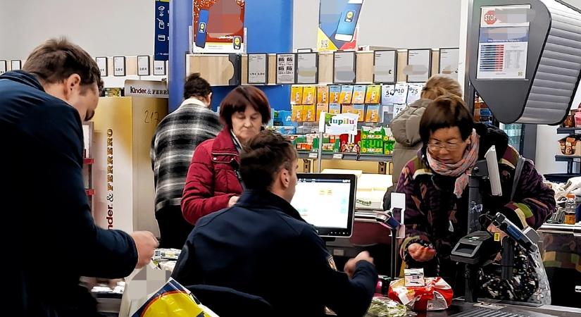 Komoly emelkedés a Lidl élelmiszerláncnál. Ennyivel nőnek a dolgozók fizetései
