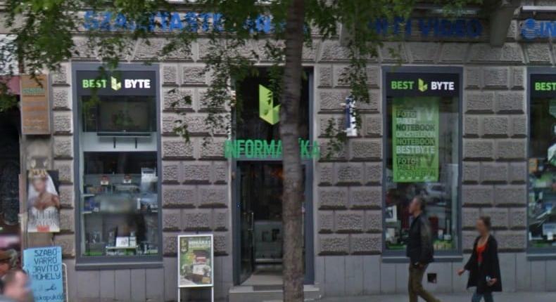 Már boltjainak több mint felét bezárta a csőd szélére sodródott BestByte