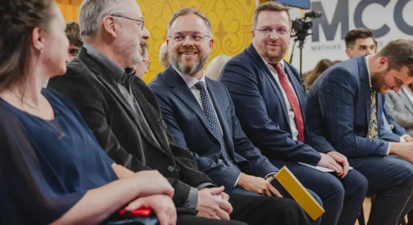 Erdélyben még nem a pánikolnak az MCC-sek a Tisza győzelme után