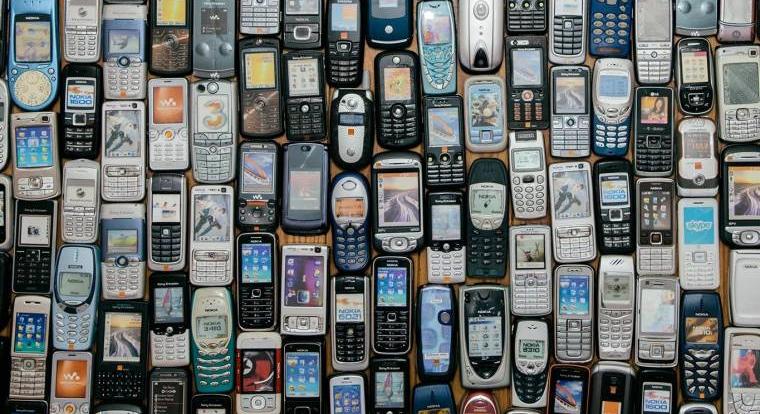 A fiókban marad a régi mobil és laptop