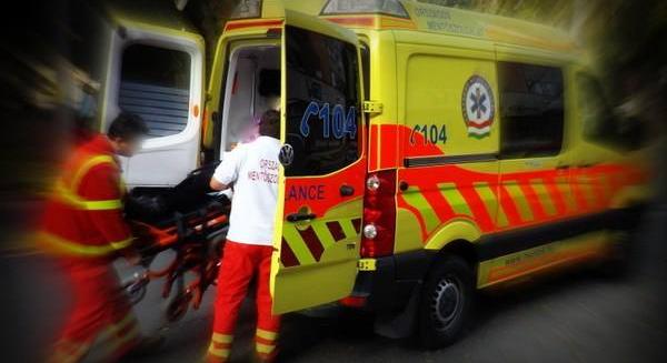 Hármas karambol történt a 44-es főúton