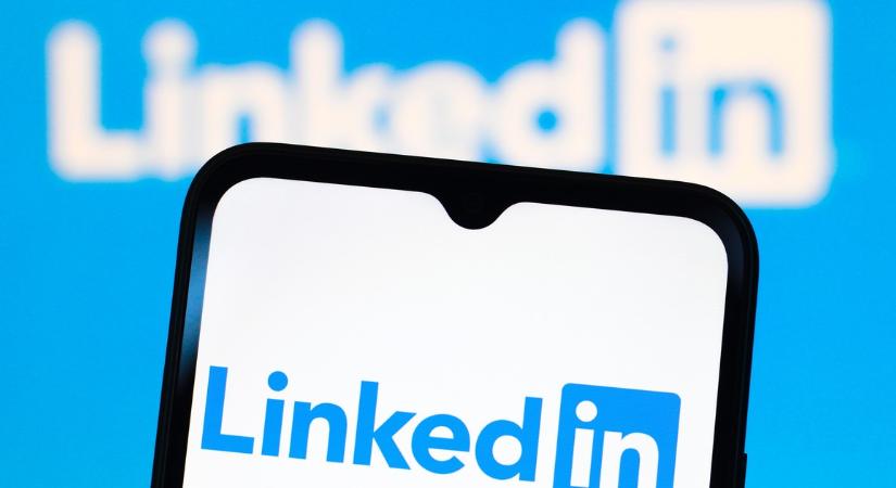 Szeretne kitűnni a LinkedInen? Próbálja ki ezt a karrierstratégáktól származó három top tippet!