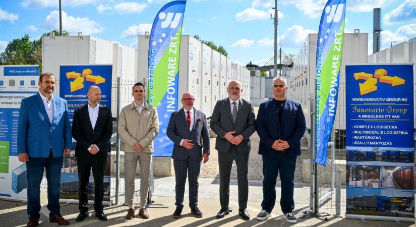 Öt-hatezer háztartást láthat el árammal az új energiatároló Győrben - fotók, videó