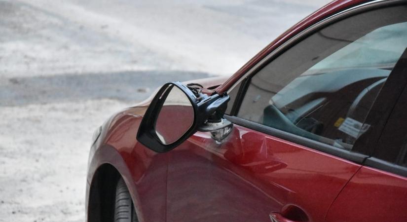 A jogosítvány megszerzése után elkezdett részegen autókat rongálni egy férfi