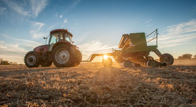 Hihetetlen, de igaz: őrület, mennyit keresnek itt a traktorosok, gépkezelők
