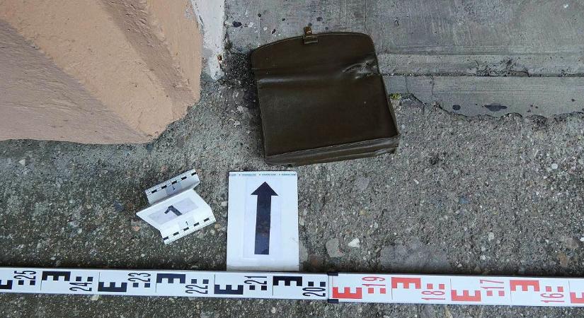 Nyugdíjast raboltak ki fényes nappal Debrecenben, fél óra múlva már bilincsben volt a tettes – videóval