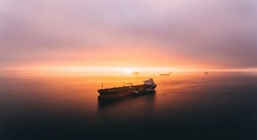 Egyre veszélyesebb „pókerjátszma” folyik a Hormuzi-szoros térségében