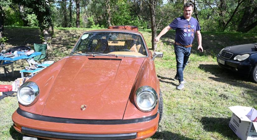 Ritka kincs bukkant fel Martfűn: csak kétezret gyártottak ebből a Porschéból – galériával, videóval