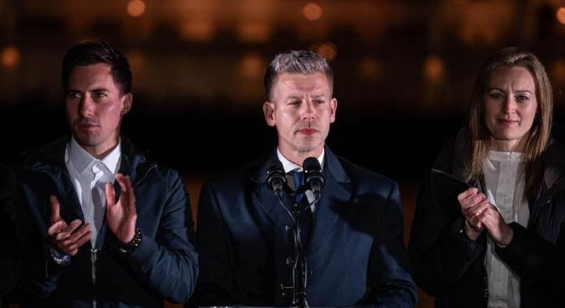 A minisztériumok mellett a bizottságok számát is növelné a Tisza