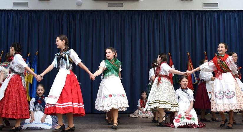 Lezajlott a kárpátaljai népzenei és néptánc tehetségkutató döntője - Tiszta forrásból „szól a fülemüle”