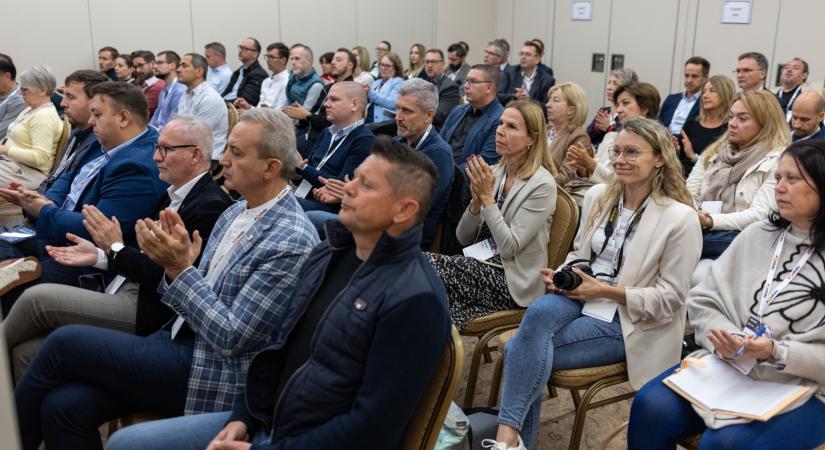 Iránytű a változások útvesztőjében - Székesfehérváron a Portfolio KKV-roadshow-ja