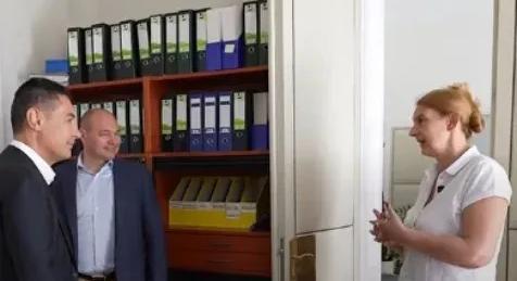 Baranyi Krisztina kidobta az irodájából a Bayer Construct vezetőit, nem hajlandó tárgyalni az építőipari céggel