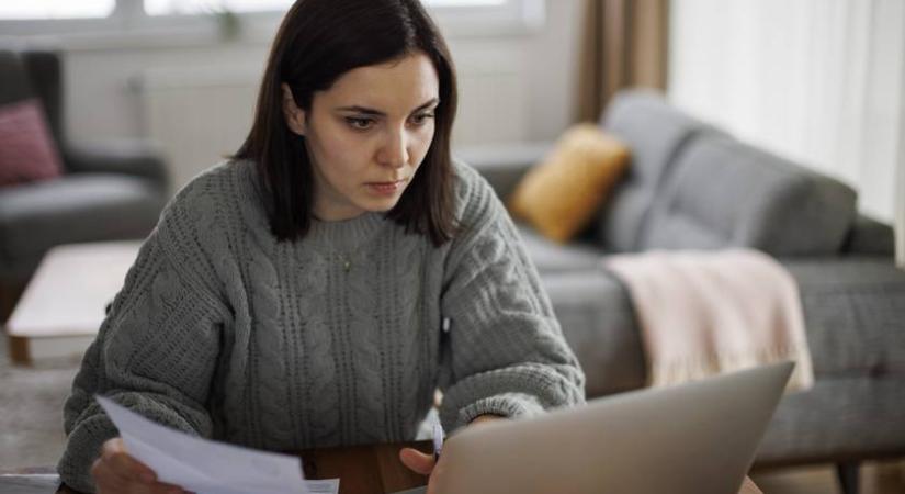 Fontos változás az adóbevallásban: több százezer magyart érint