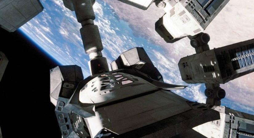 Csillagok között: Idő ellen nincs féreglyuk :) (kritika)