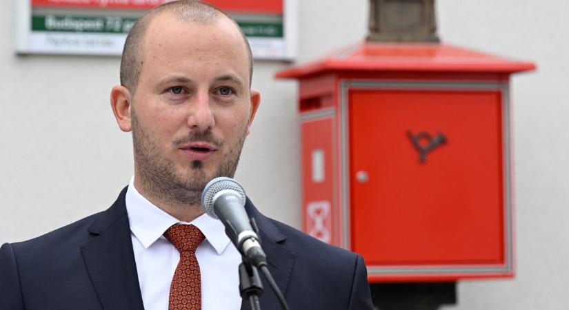 Bűnügyi felügyelet alá került a halásztelki fideszes polgármester, aki zsíros parlamenti kamuállást intézett az anyjának