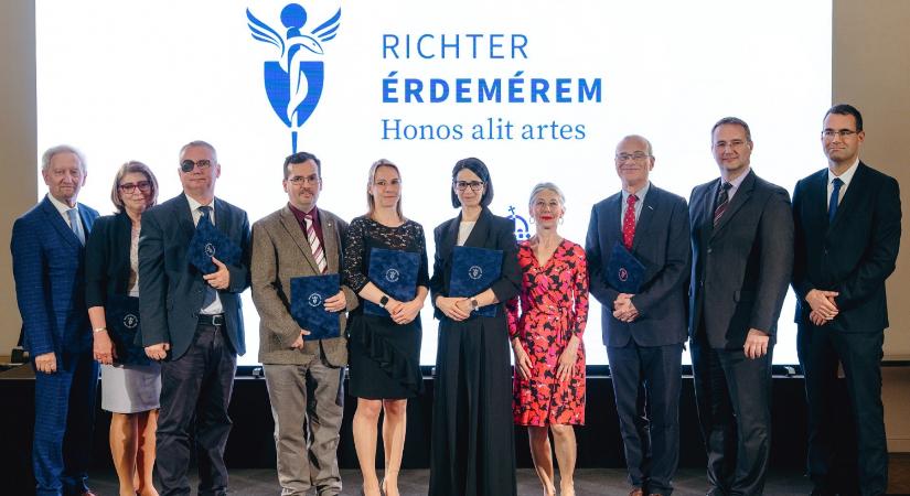 Hét szakorvost dijaztak Richter Érdeméremmel 2026-ban