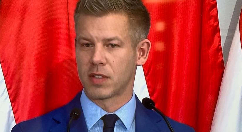 Megnevezte hét miniszterét Magyar Péter