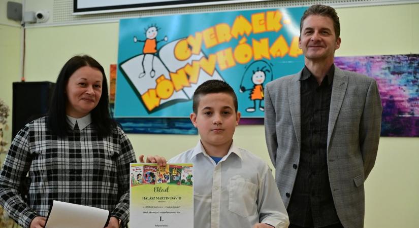 Mesékkel, bohócokkal és sztárírókkal robbant be a Gyermekkönyvhónap Nyíregyházán (fotókkal)