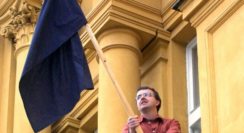 Fekete zászlókkal gyászolják a lengyel egészségügyet a szakdolgozók: 40 kórház mehet csődbe