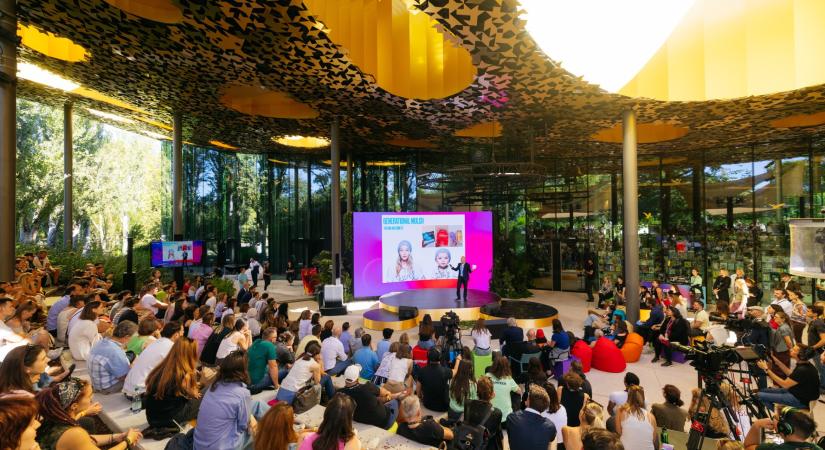 Budapestre jön a legendás fizikus, aki millióknak magyarázta el a tér és idő működését