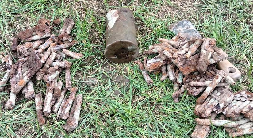 Régi lőszereket találtak egy udvaron Csíkszentkirályon