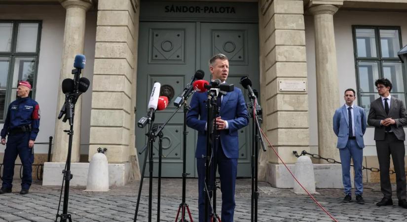 More than half of Hungarians agree with Magyar's call for resignations of public dignitaries, according to survey