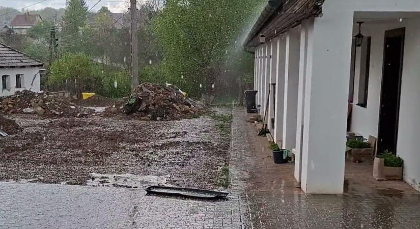 Apró jég is kísérte az északkeleti záporokat