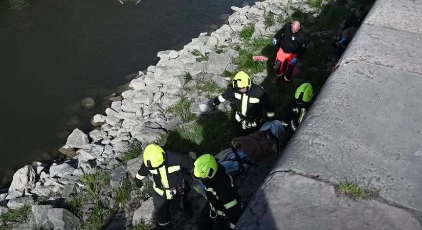 Lezuhant a Belgrád rakpartra egy nő Budapesten