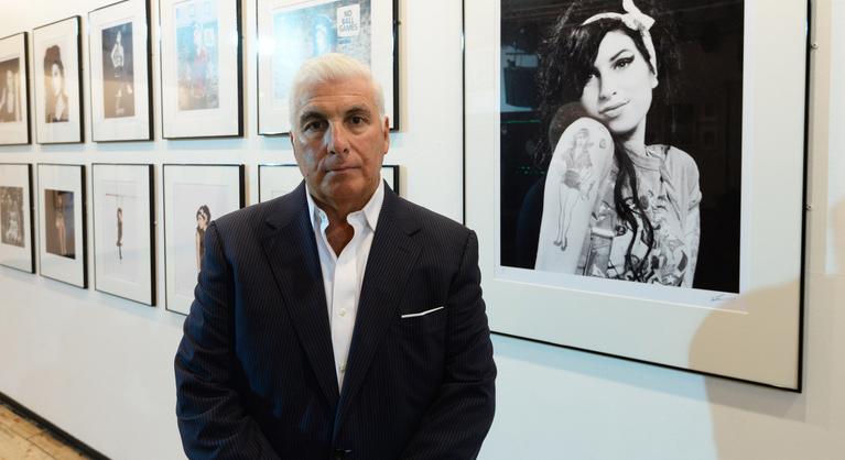 Elveszítette a pert Amy Winehouse apja: nem járt neki az énekesnő barátainál lévő hagyaték