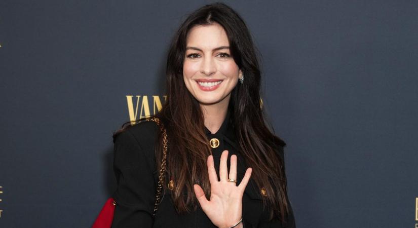 Anne Hathaway a világ legszebb embere a People magazin szerint