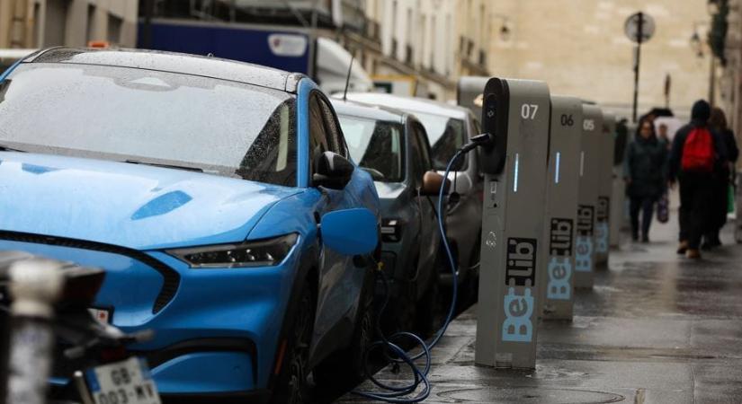 Nem várnak a vevők az olcsó benzinre: 50 százalékkal nőttek Európában a villanyautóeladások márciusban