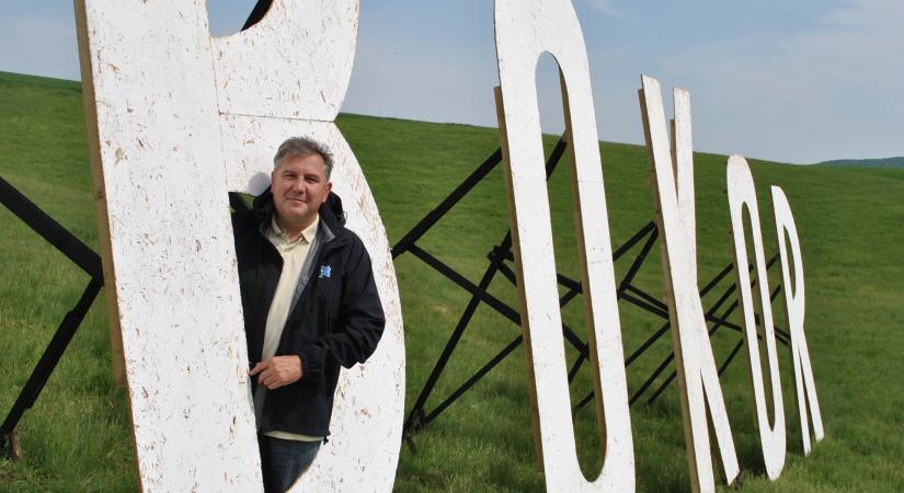 Dömsödi Gábor megszüntette a kritikus infrastruktúra védelmét Bokoron: a videója pusztító