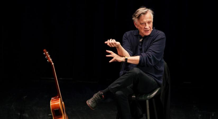 Új értelmet nyert a költészet a Debreceni Egyetem Böszörményi úti campusán