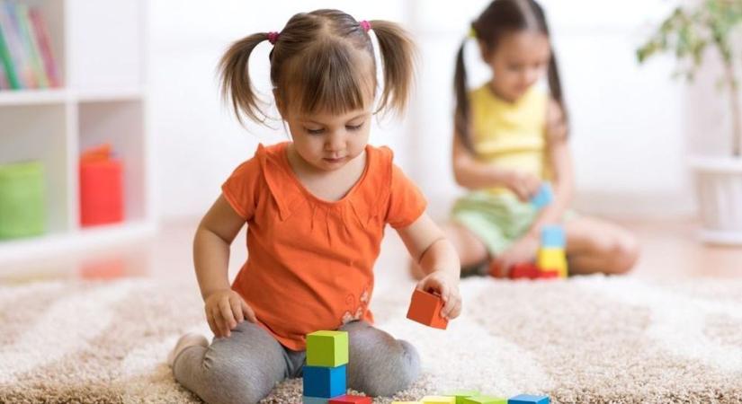 Ezen a napon otthon maradnak a lurkók, mert bezárnak az egri bölcsődék