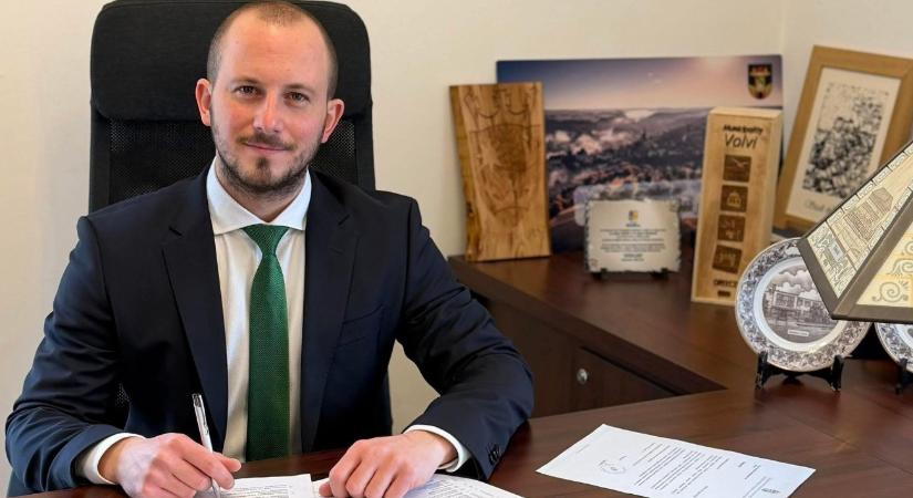 Üzent a bűnügyi felügyeletbe került halásztelki polgármester