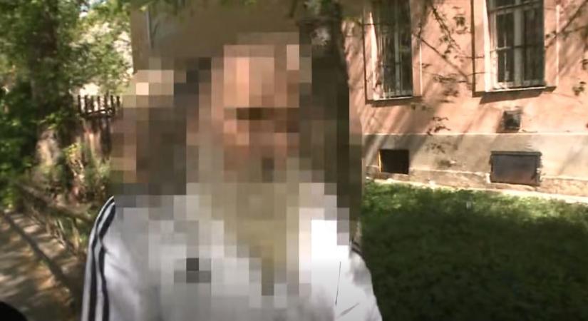 Így lépett ki a börtön kapuján a bicskei pedofil exigazgató