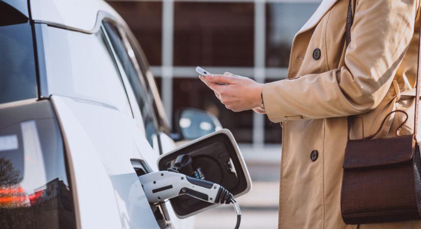 Az üzemanyagárak emelkedése felgyorsította az elektromos járművekre való átállást Európában