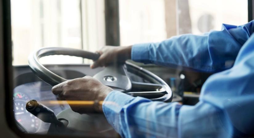 Megdöbbentő, amit ez a buszsofőr tett – azonnal kirúgták